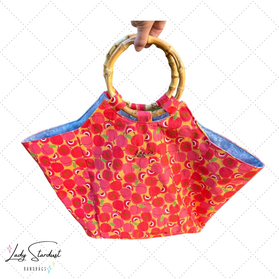 Peaches tote with bamboo handles