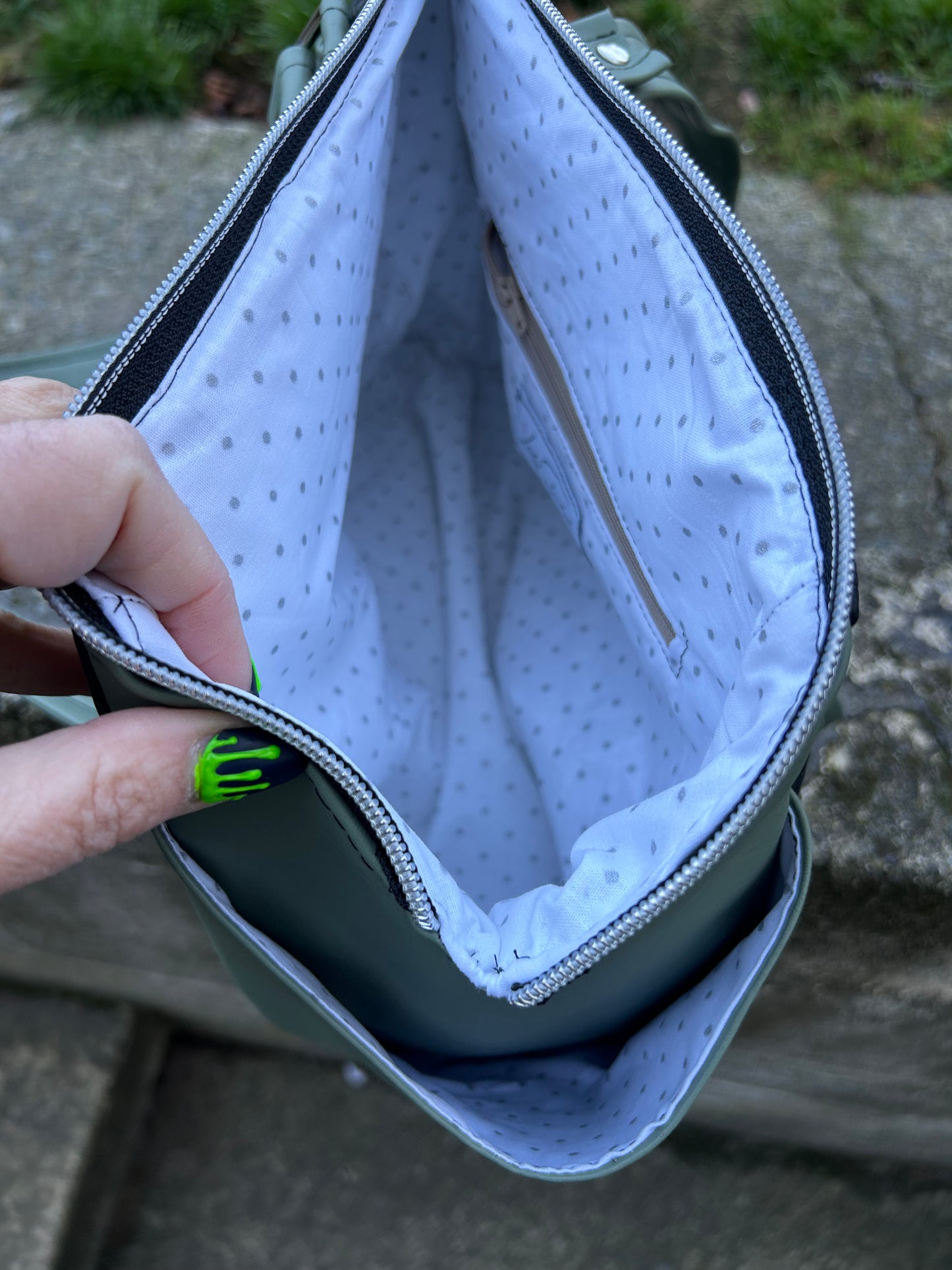 Hibiscus Shoulder Bag - Black & Green