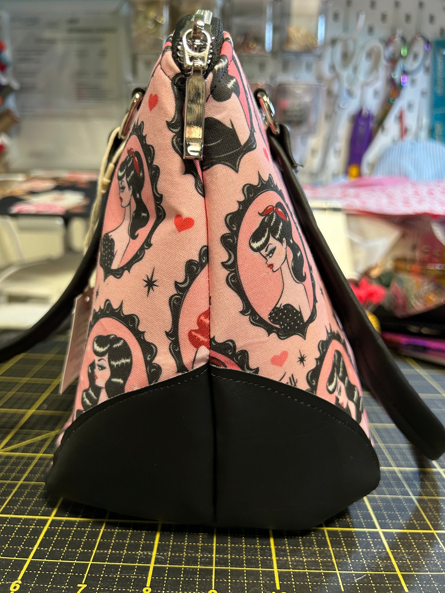 Cameo Girls (Pink)