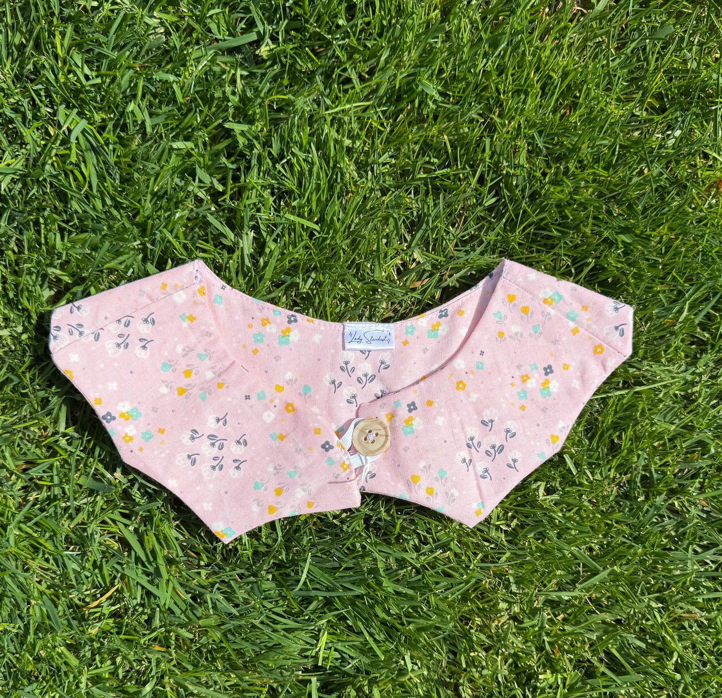 Wing Collar